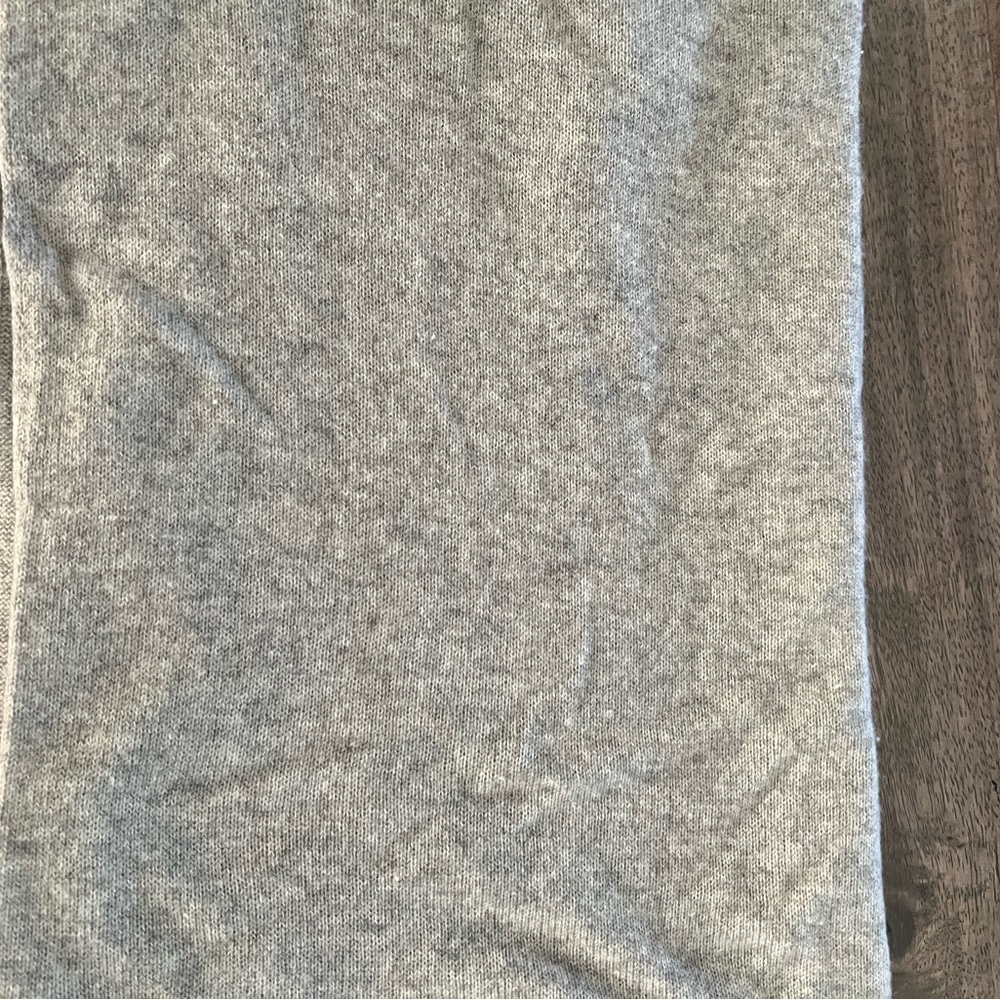 White and Warren light grey cashmere travel scarf